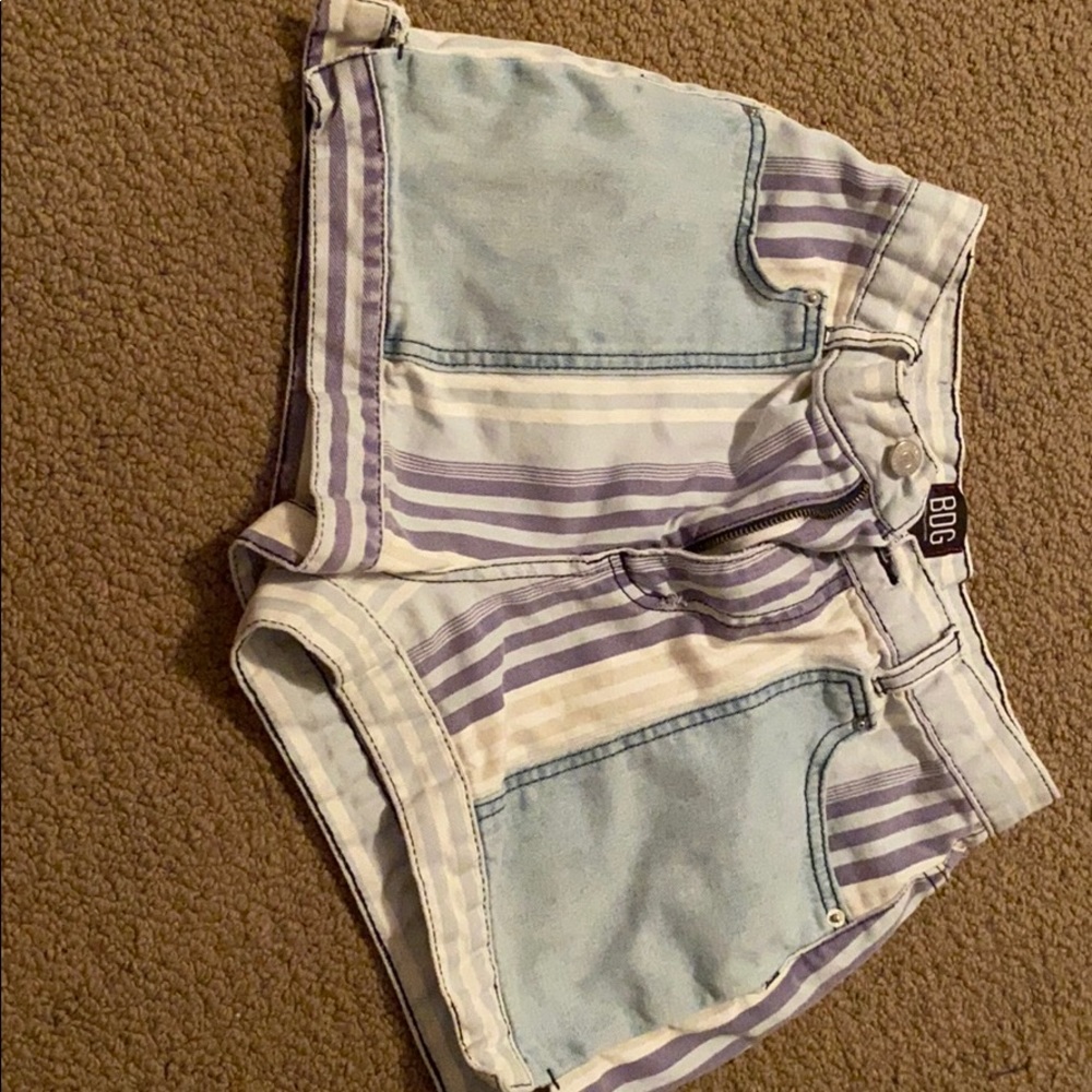 super cute bdg jean shorts